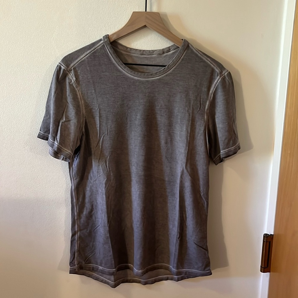 Lululemon Fundamental T-Shirt (size medium)
